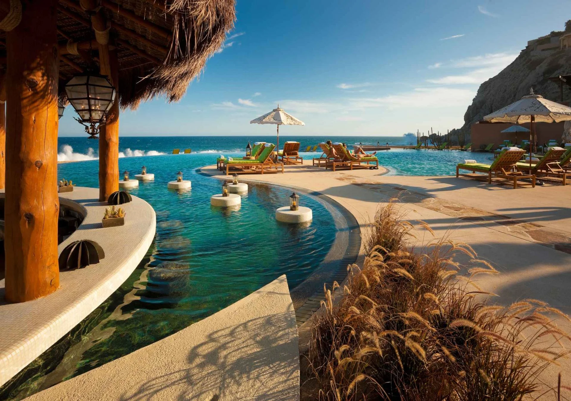 Waldorf Astoria Pedregal — pool bar