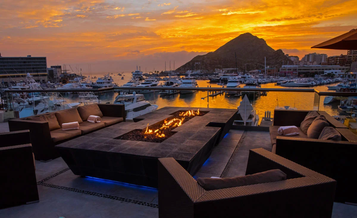 Tesoro — Sky Pool rooftop